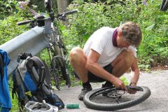 Reifenpanne-bei-Kehre-19