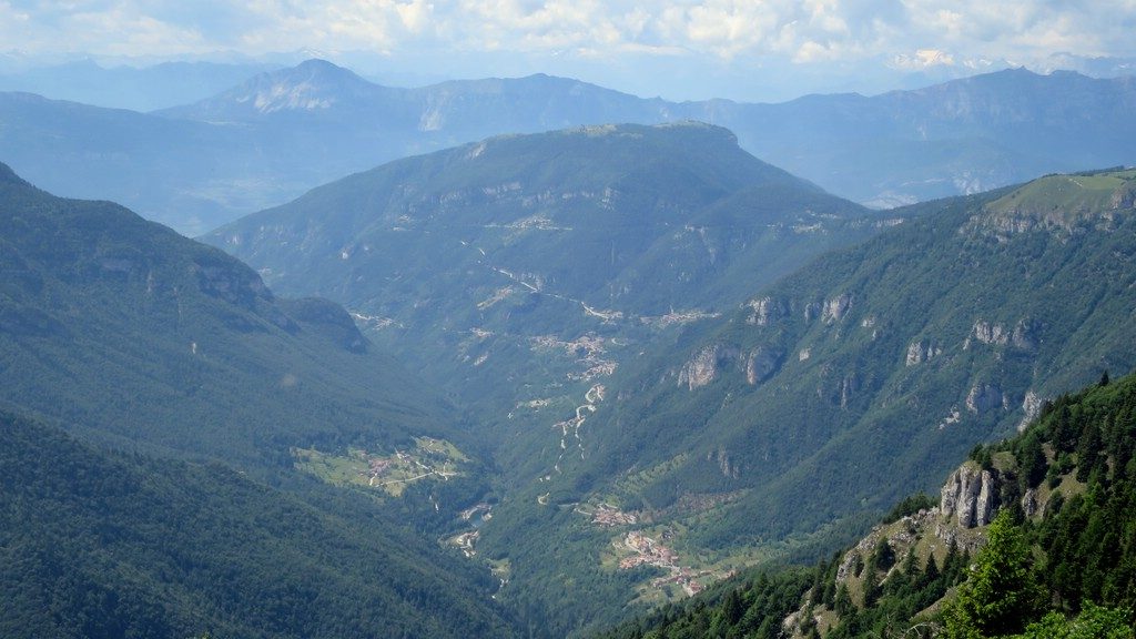 der Blick von Monte Maggio ins Tal