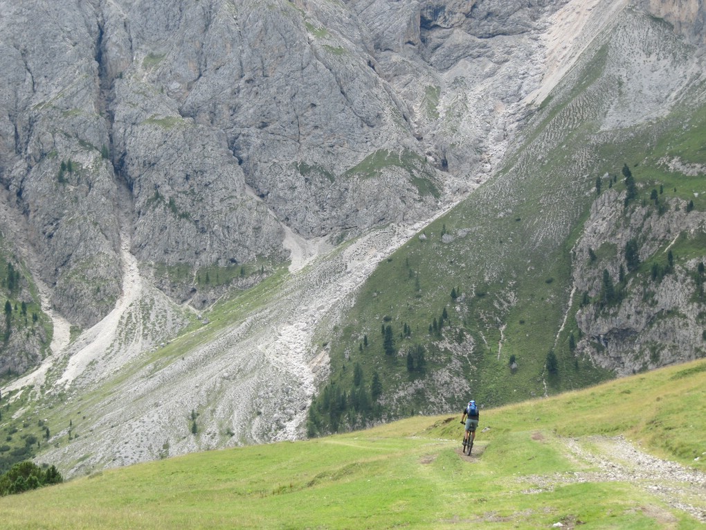 Abfahrt in das Dolomitental Val Duron