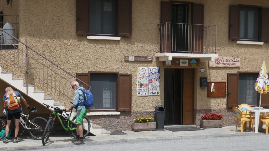Posto Tappa Trattoria del Pelvo Chiesa Cottische Alpen 2026 07 071 Manfredv1.jpg
